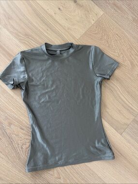 Skims fiteverybody Crew Neck Short Sleeve Top - Gray matallic
